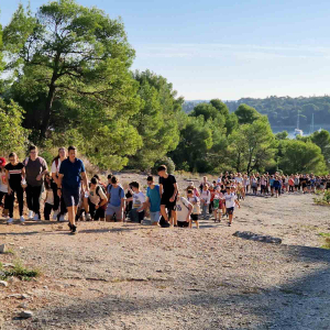 Pješačenje za Dan škole